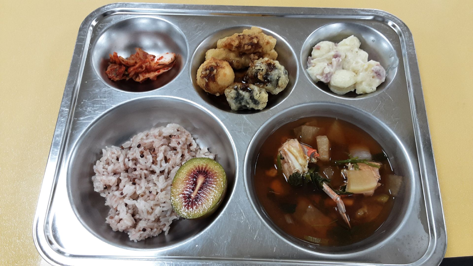 차수수밥
해물탕(5.6.8.9.13.17.18)
크림뇨끼(2.5.10.13)
모듬강정(맛쵸킹)(1.2.4.5.6.10.13.16)
김치(9)
과일_이미지