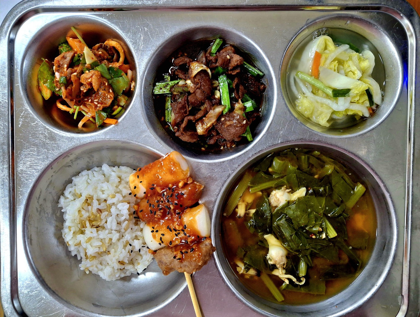 귀리밥
근대된장국(조갯살)(5.6.18)
참나물골뱅이무침(5.6.13.17)
돈육자장볶음(5.6.10.13)
소떡갈떡(소시지/떡/떡갈비)(4.5.6.12.13)
백김치(9)
* 에너지/단백질/칼슘/철
703.9/28.3/163.0/3.1_이미지