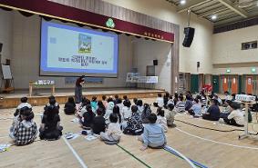 파양초등학교, ‘읽고·상상하고·질문하는’강효미 작가와의 만남 운영